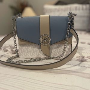 Brand New MK without tags. Great purse for Christmas Gift.